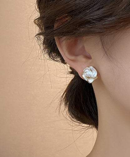 Pendientes únicos de camelia con sobredorado en plata de ley y oro