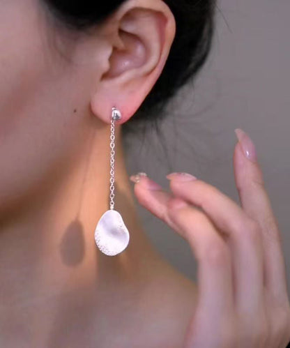 Pendientes colgantes asimétricos únicos de plata de ley dorada con circonitas doradas