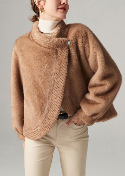 Einzigartiger, asymmetrischer, khakifarbener, warmer Kurzmantel aus Kunstnerz-Samt für den Winter