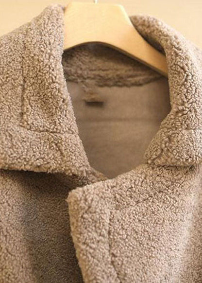 Einzigartige khakifarbene Weste mit Peter-Pan-Kragen und Kunstpelz, ärmellos