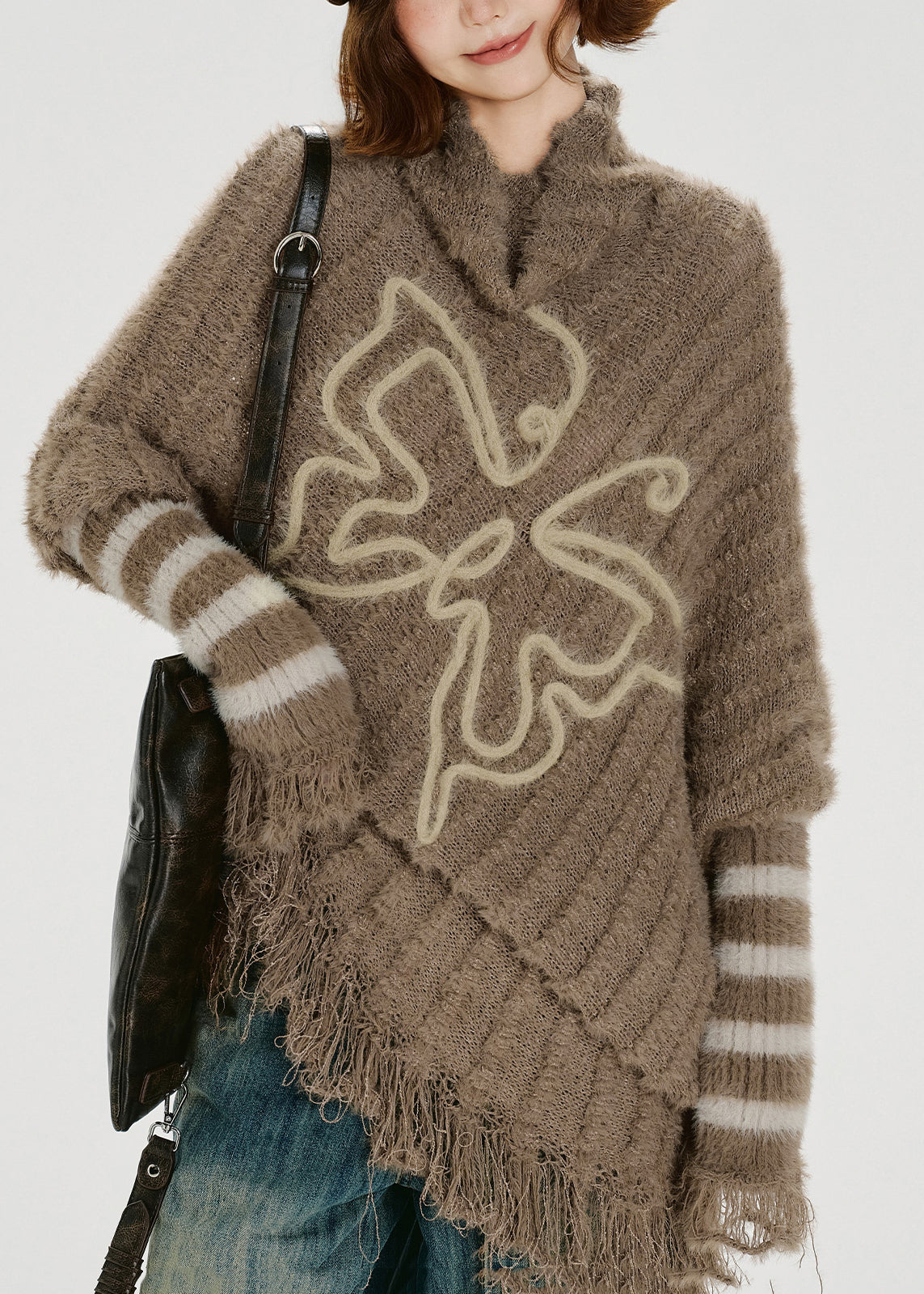 Einzigartiges khakifarbenes Stricktop mit Rollkragen, Quasten und Fledermausärmeln