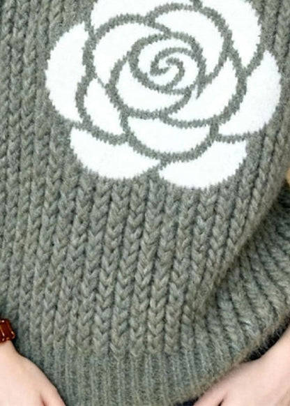 Suéteres únicos de punto jacquard con cuello marinero en color verde claro y rosas para invierno.