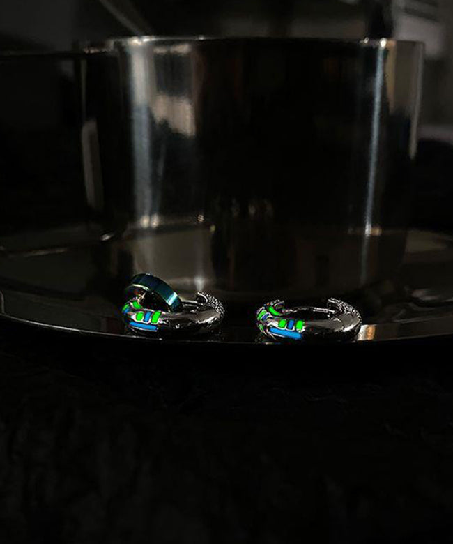 Pendientes de aro asimétricos noctilucentes de aleación arcoíris únicos