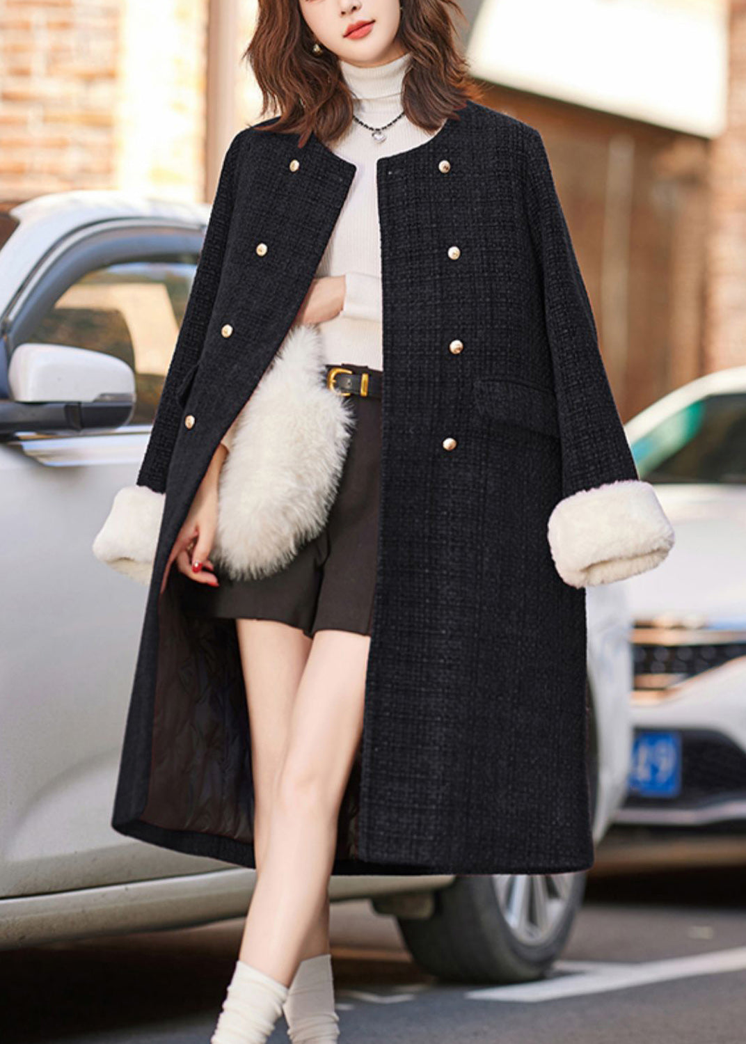 Einzigartige rote O-Ausschnitt-Daunenjacke mit Pelz-Patchwork-Futter und Entendaunen