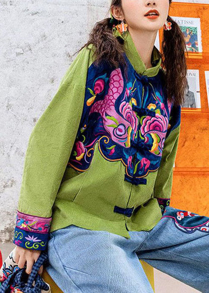 Einzigartiger roter Knopf Stehkragen bestickter Cordmantel Frühling