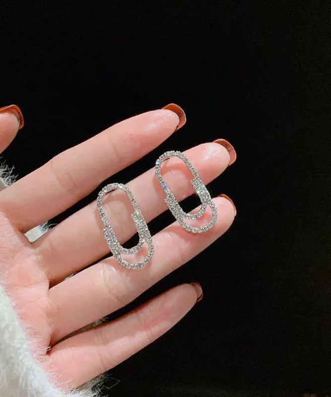 Einzigartige Ohrstecker aus Seidenlegierung mit Zirkonia