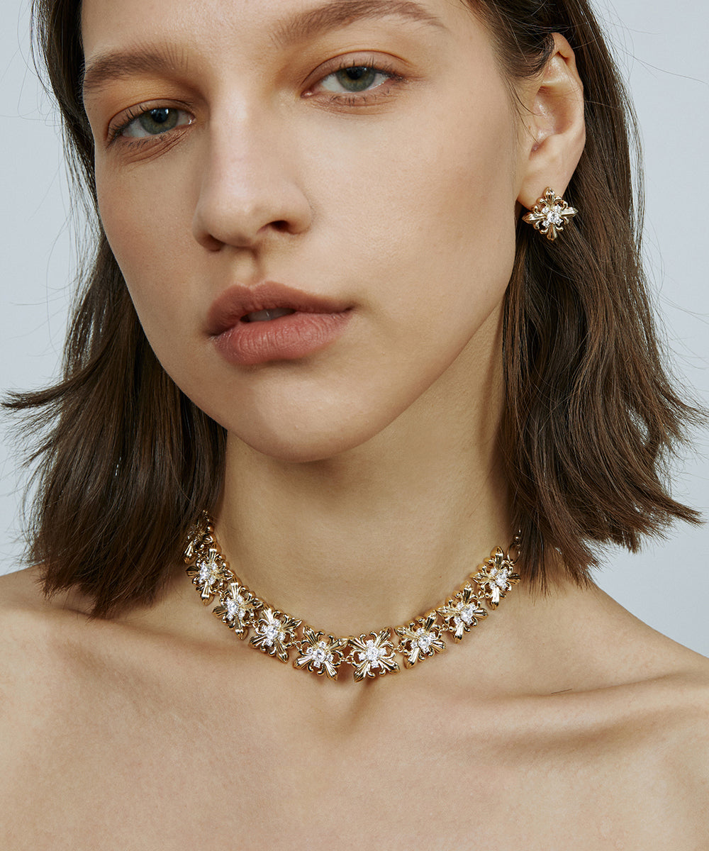 Unique Silk Copper Alloy Zircon Iris Hollow Out Lariat Necklace