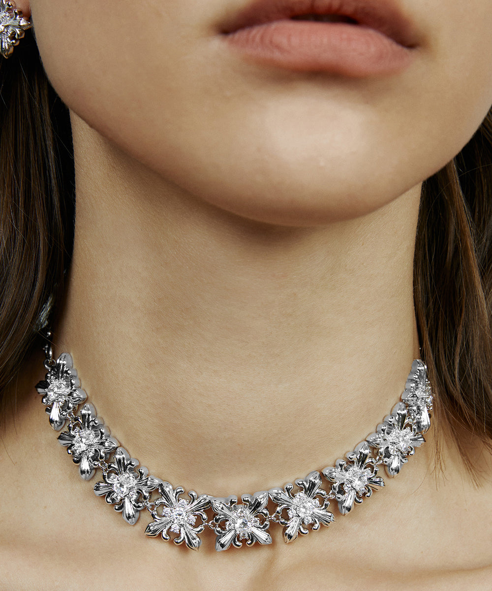 Unique Silk Copper Alloy Zircon Iris Hollow Out Lariat Necklace