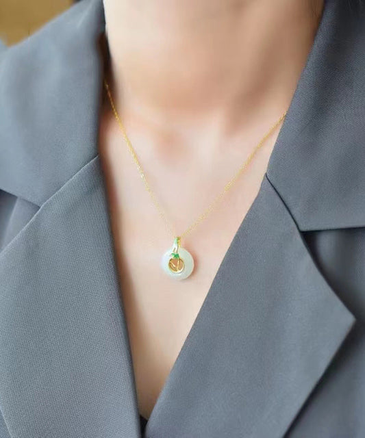 Collares femeninos únicos de cadena de hueso con cierre de seguridad antiguo de jade blanco Hotan