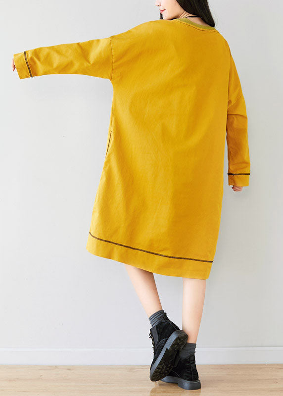 Einzigartiges gelbes asymmetrisches Kleid mit O-Ausschnitt und Tiermuster