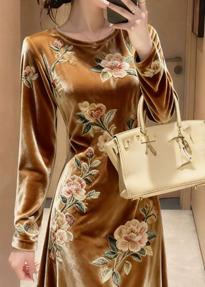 Einzigartige gelbe Maxikleider aus Seidensamt mit Rundhalsausschnitt, bestickt mit Blumenmuster, Frühlingskollektion