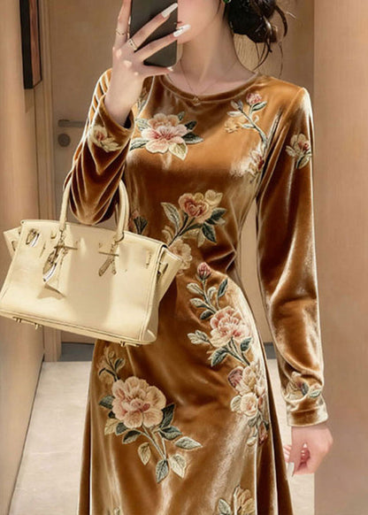 Einzigartige gelbe Maxikleider aus Seidensamt mit Rundhalsausschnitt, bestickt mit Blumenmuster, Frühlingskollektion