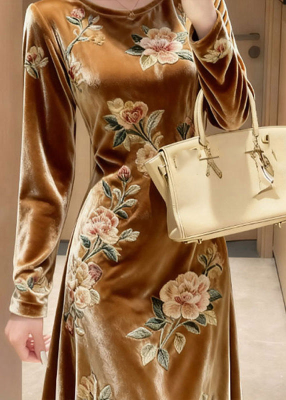 Einzigartige gelbe Maxikleider aus Seidensamt mit Rundhalsausschnitt, bestickt mit Blumenmuster, Frühlingskollektion