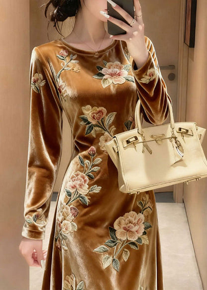 Einzigartige gelbe Maxikleider aus Seidensamt mit Rundhalsausschnitt, bestickt mit Blumenmuster, Frühlingskollektion