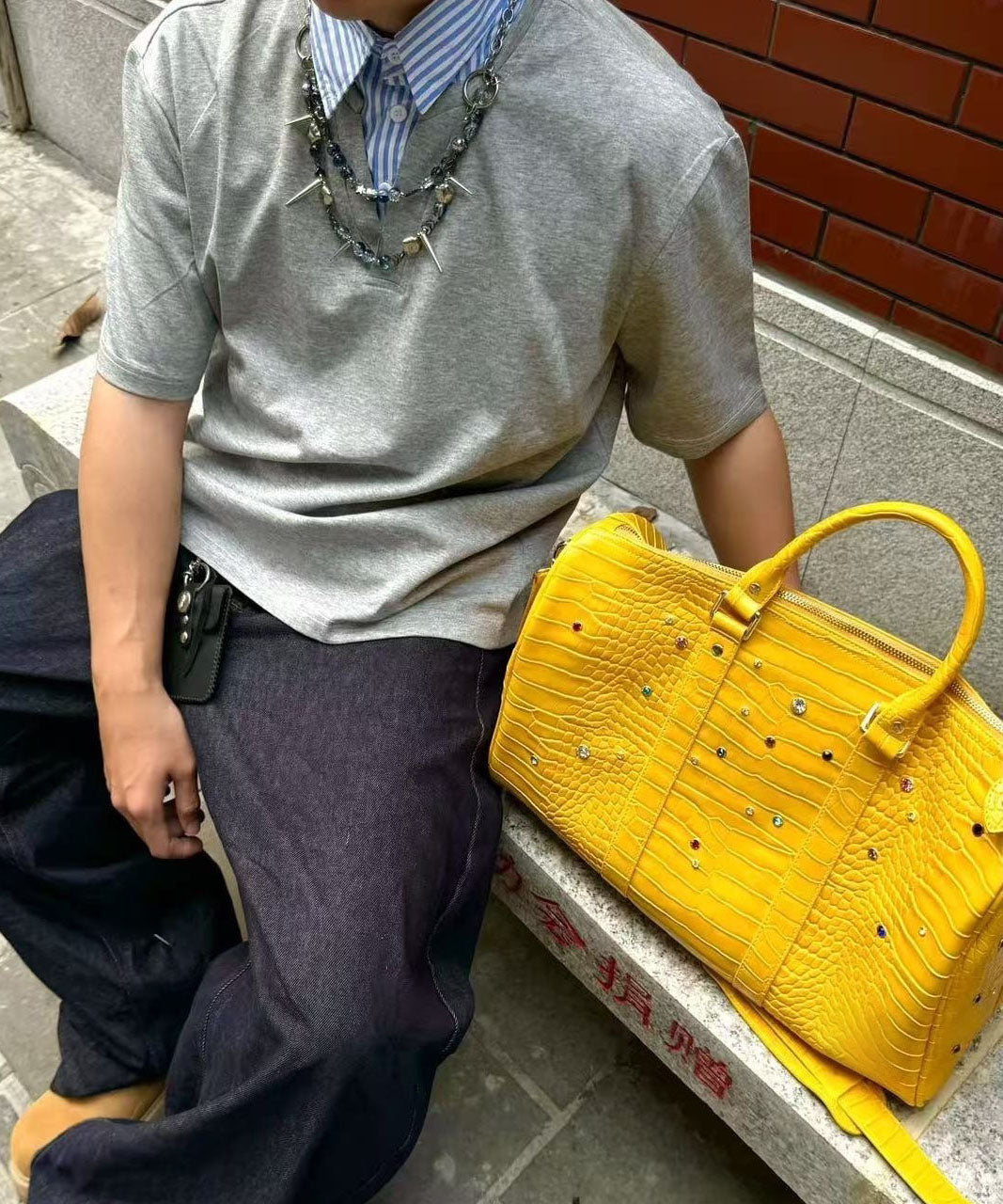 Bolso de mano de piel sintética de gran capacidad con diamantes de imitación amarillos únicos