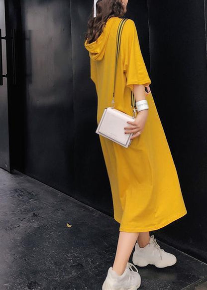 Einzigartiges gelbes Baumwoll-Steppkleid mit indischer Form, Rundhalsausschnitt, halblange Ärmel, Kaftan, Sommerkleid