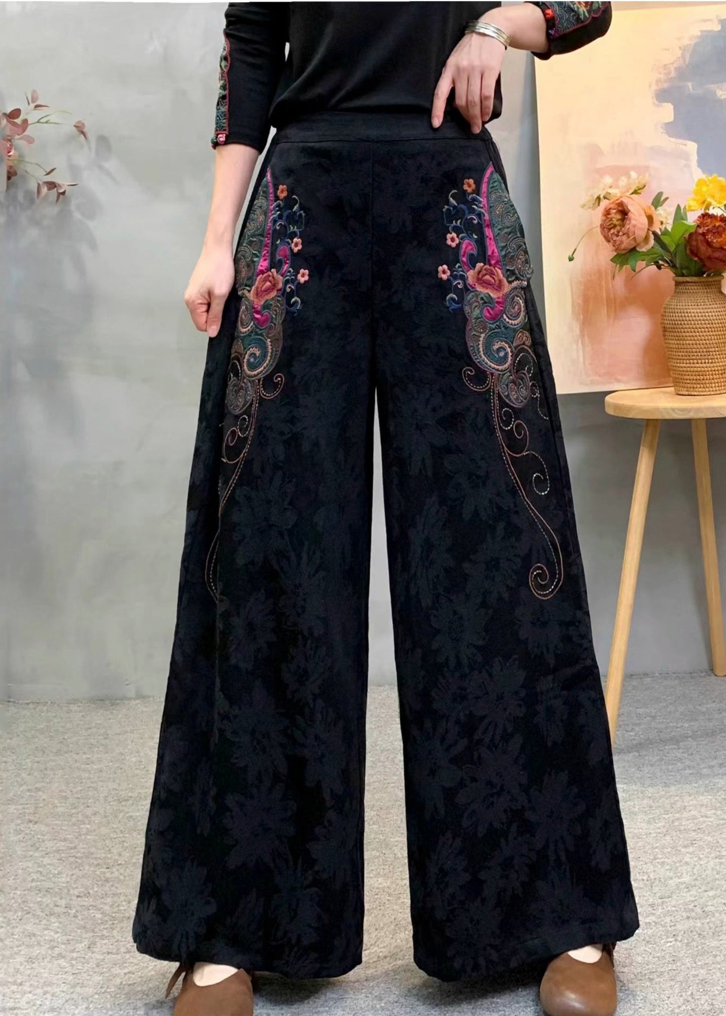 Vintage Beige bestickte Jacquard-Baumwollhose mit fließendem Drapierungsmuster für den Frühling