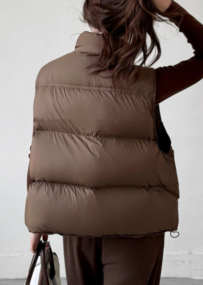Chaleco vintage de plumón de pato con cuello alto y cremallera, sin mangas, color café