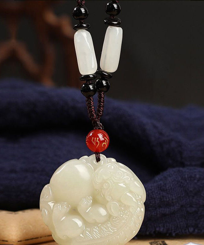 Vintage Cyan Jade Eine mythische Wildtier-Anhänger-Halskette