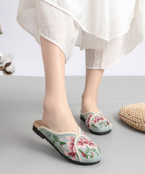 Bequeme Slide-Sandalen aus besticktem Leinenstoff im Vintage-Stil in Grün