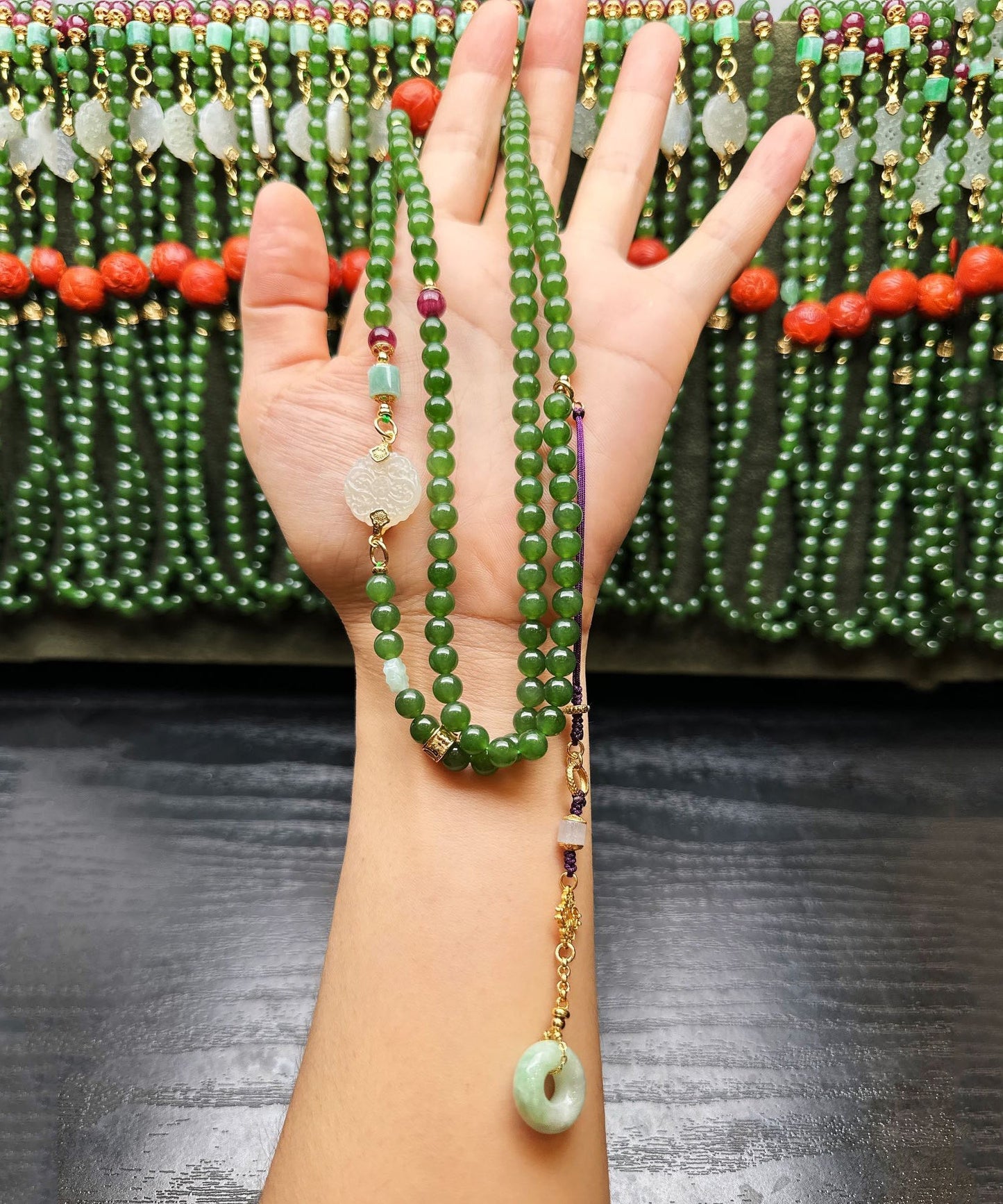 Collar vintage con colgante de hebilla de jade y ágata dorada en plata de ley verde