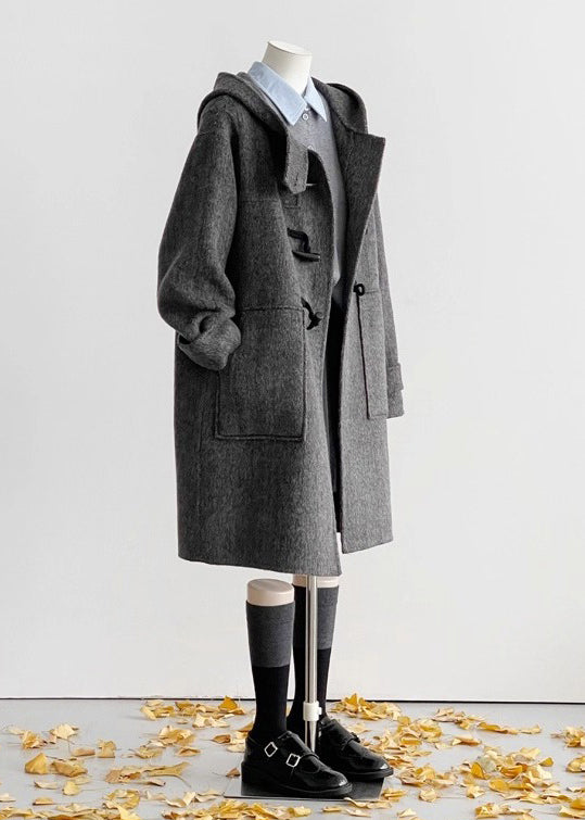 Vintage graue Wollmäntel mit Kapuze und Taschen Winter