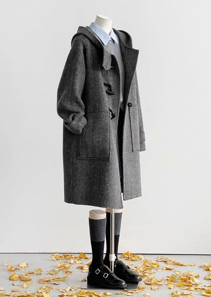 Vintage graue Wollmäntel mit Kapuze und Taschen Winter