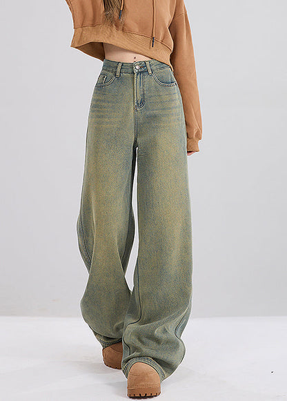 Vintage-Jeans mit nostalgischem Charme, blauen Taschen, hohem Bund und warmem Fleece – ideal für den Frühling