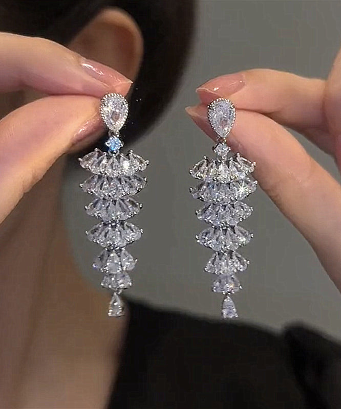 Pendientes estilo pagoda con circonitas bañadas en plata y cobre de seda vintage