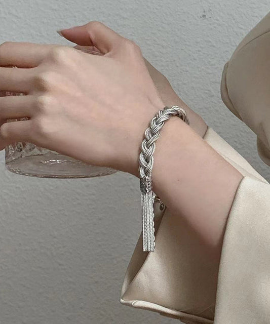 Pulsera vintage de seda tejida a mano con borlas torcidas de masa frita