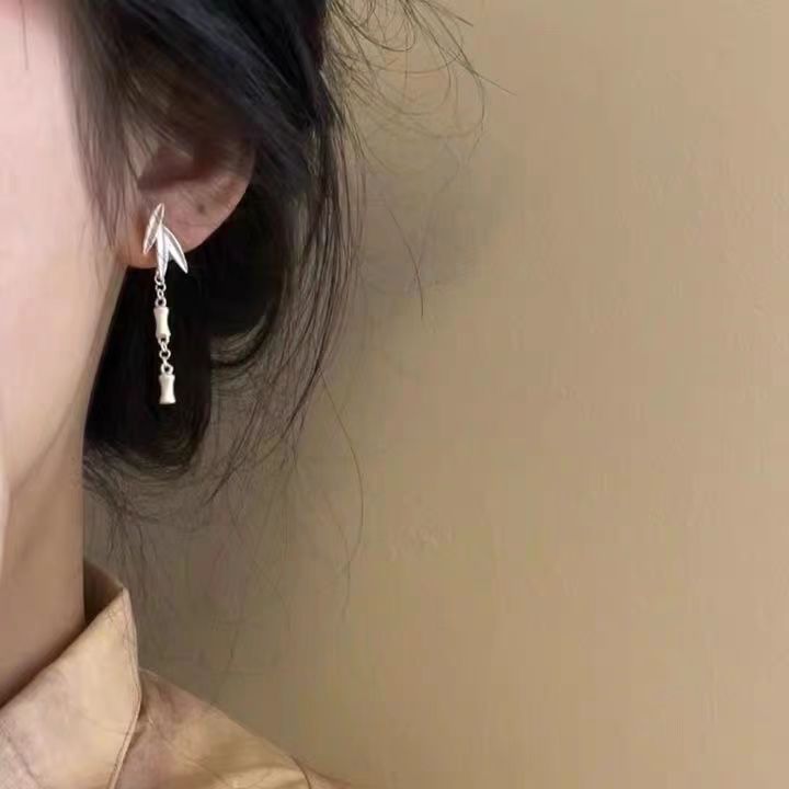 Pendientes colgantes de plata de ley con hojas de bambú y carillón de viento de seda vintage