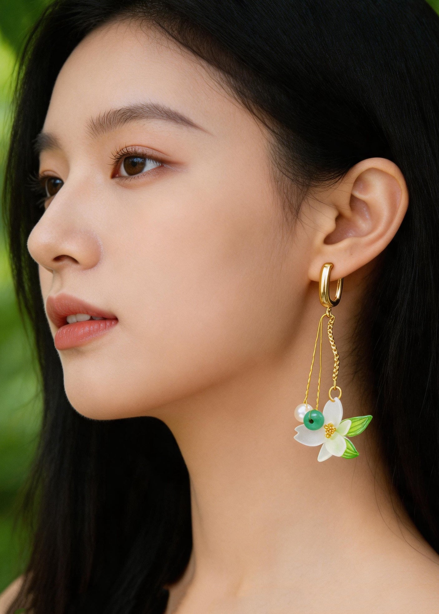 Vintage White Flower Tasseled Acrylic Drop Earrings