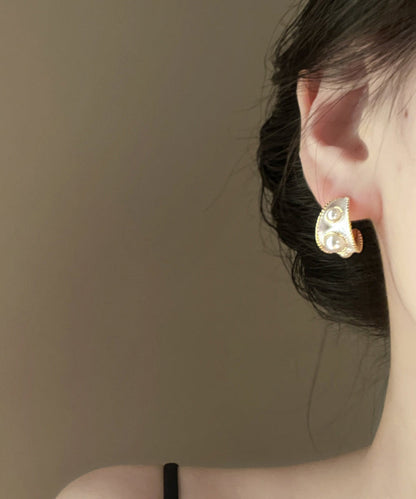 Pendientes de aro vintage en forma de C con perla dorada en plata de ley blanca