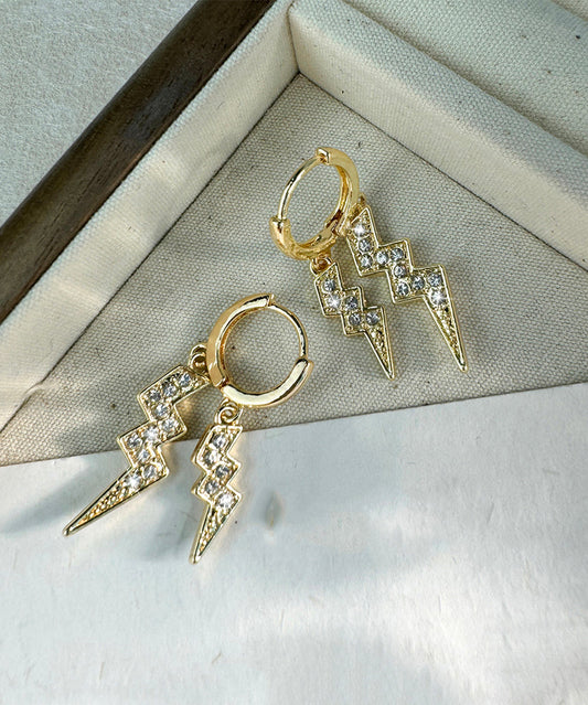 Pendientes de aro con relámpagos de circonitas doradas y cobre de Vogue