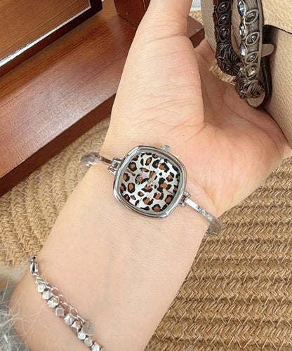 Vogue Gold Metal Alloy Quartz Movement Watches