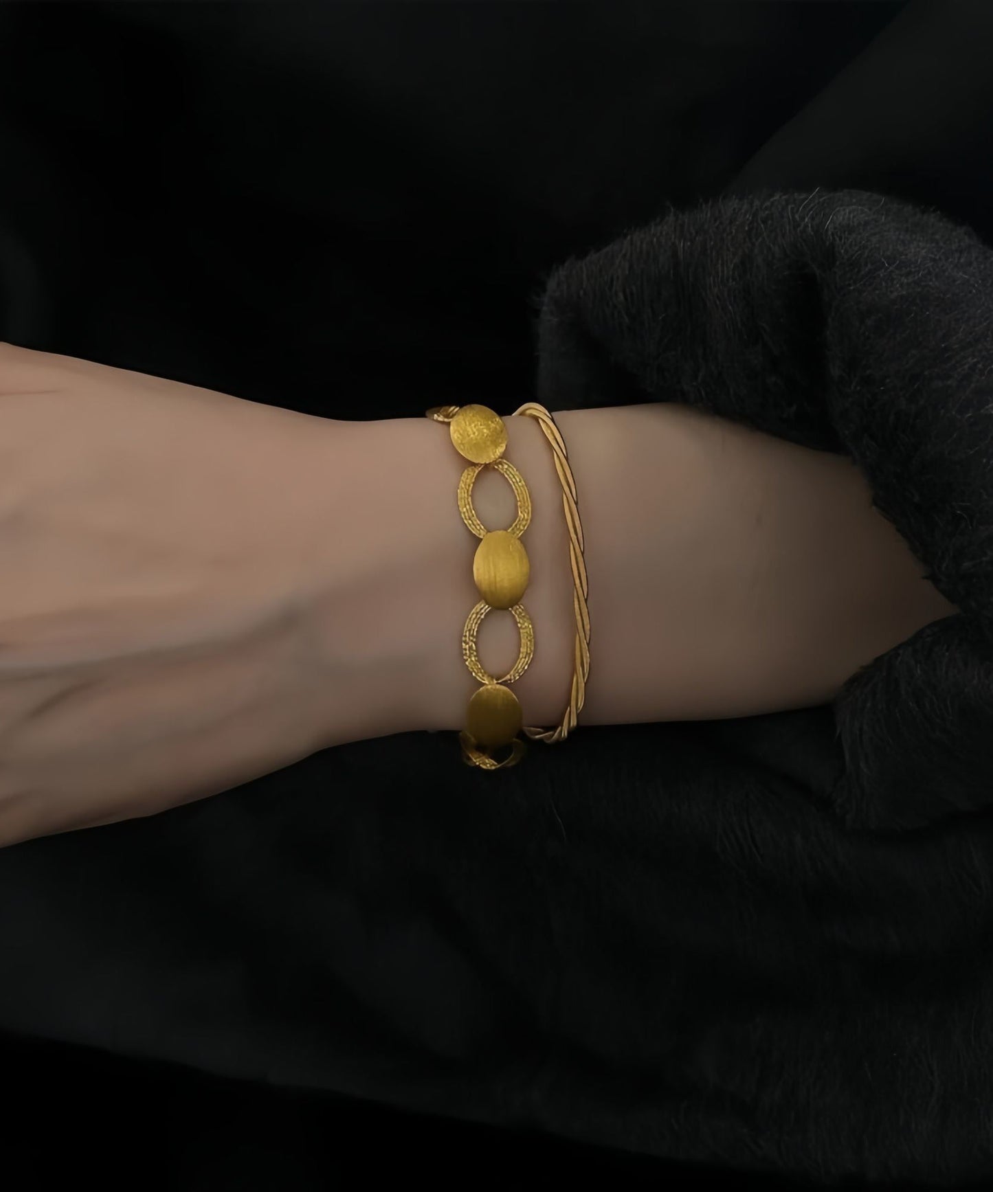 Vogue Gold Sterling Silver Overgild Linked Together Charm Bracelet