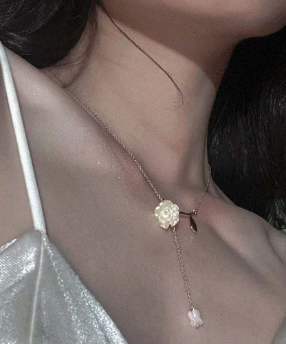 Collar con lazo de flor de rosa en plata esterlina y oro de Vogue