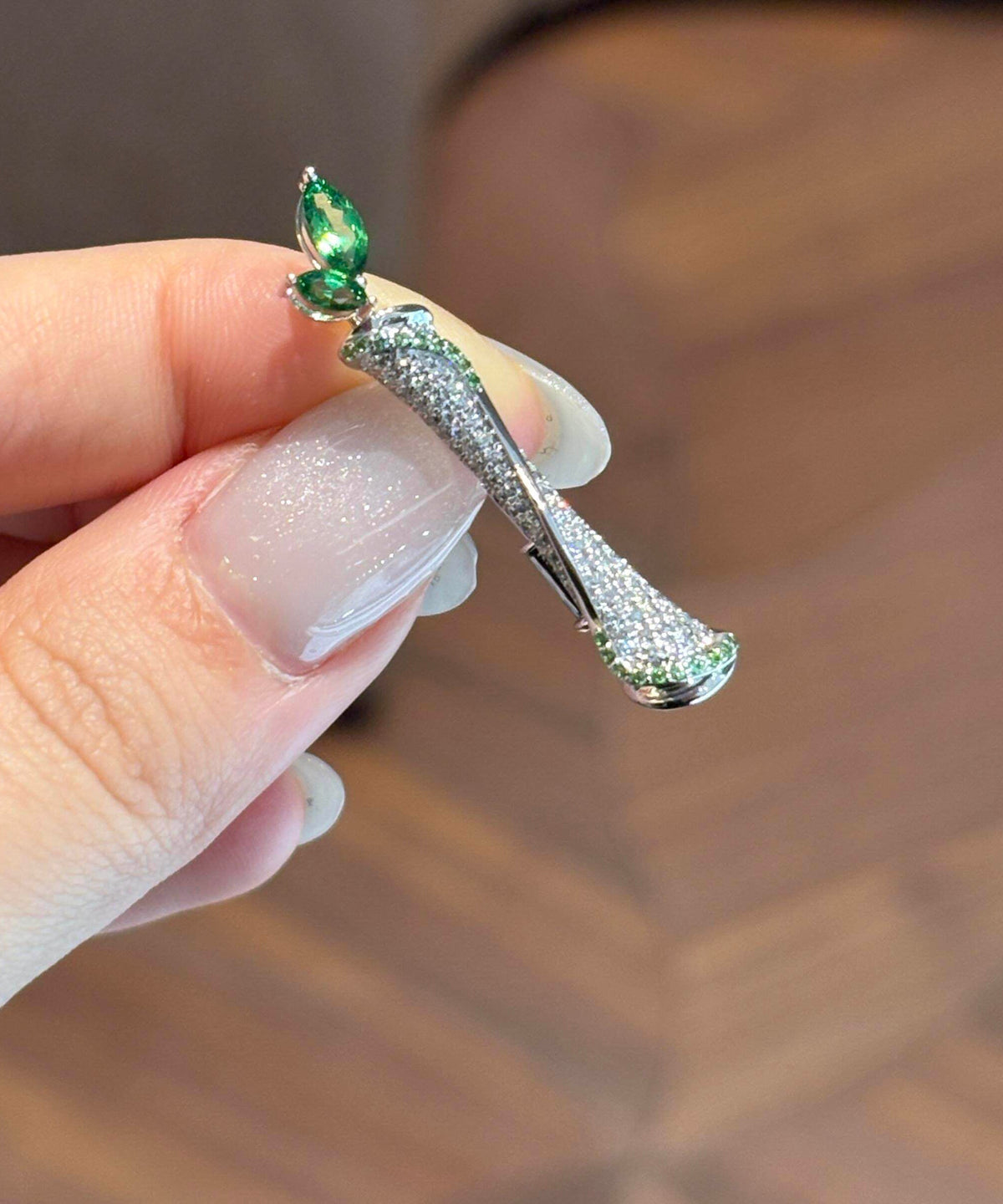 Vogue Green Alloy Zircon Dracaena Sanderiana Brooches