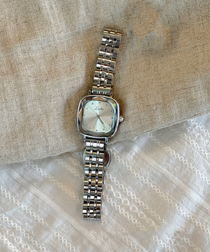 Vogue Silk Alloy Quartz Movement Organic Glass Watches