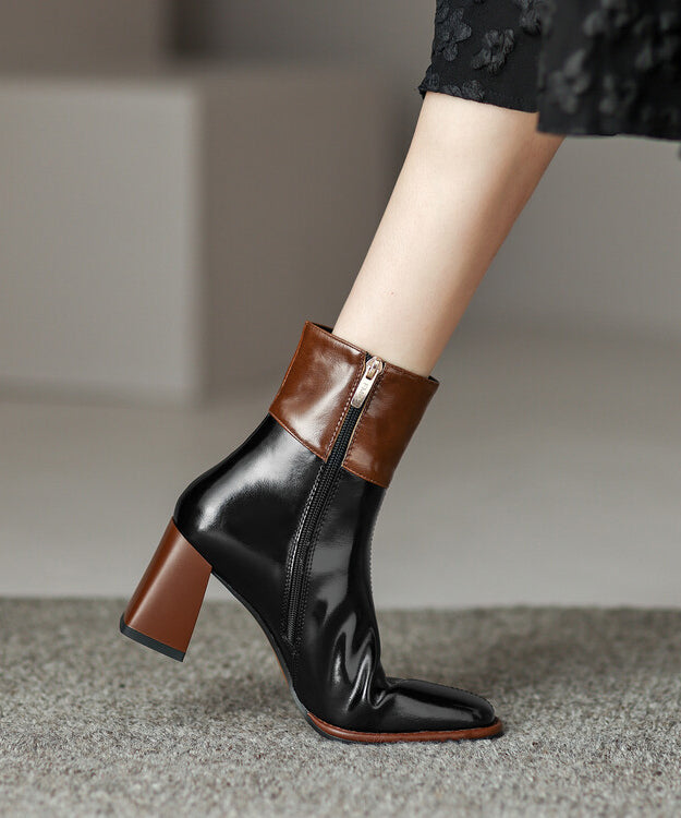 Elegante weiße Stiefel aus grobem Rindsleder mit Ziernähten