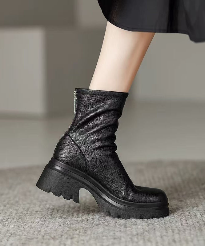 Schicke, klobige Stiefel aus weißem Rindsleder