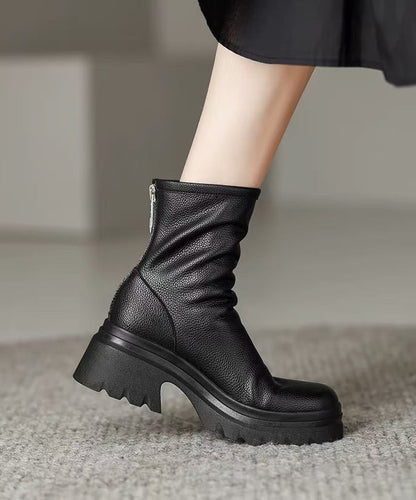 Schicke, klobige Stiefel aus weißem Rindsleder