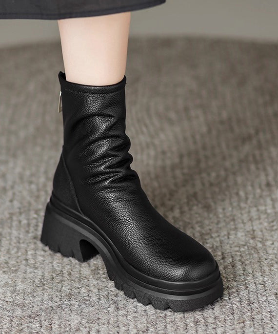 Schicke, klobige Stiefel aus weißem Rindsleder