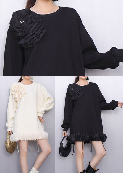 Vestido de día de algodón blanco con flores y borlas para primavera