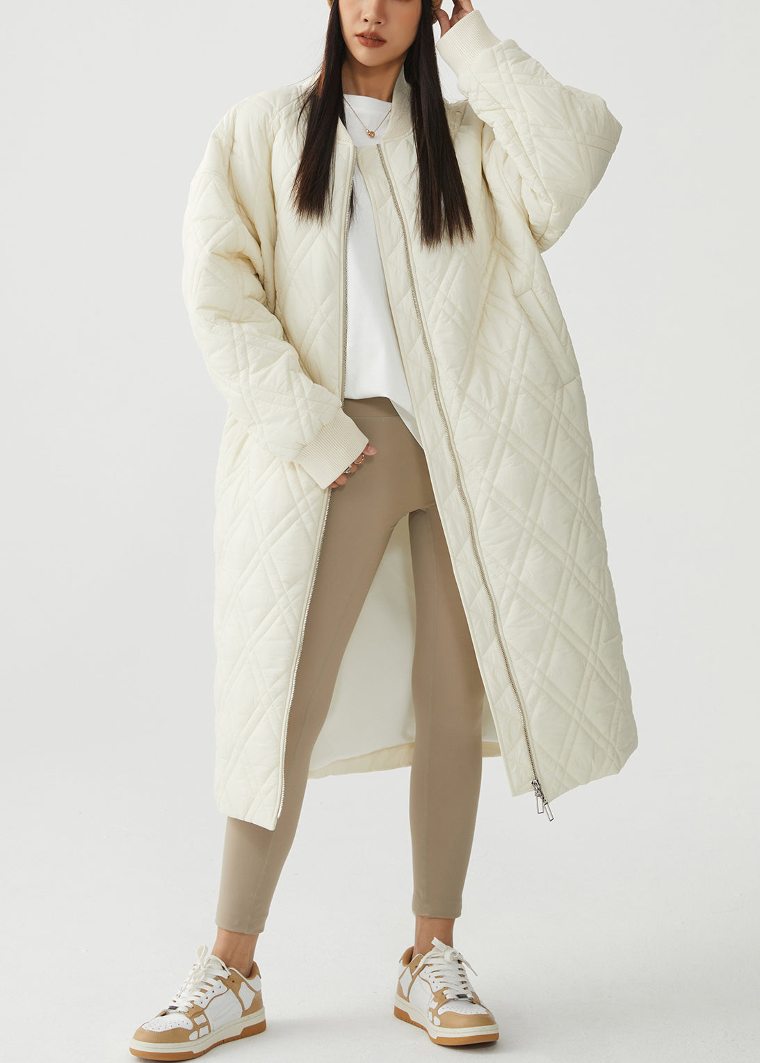 Parka de invierno con cuello alto, relleno de algodón y bolsillos a cuadros blancos