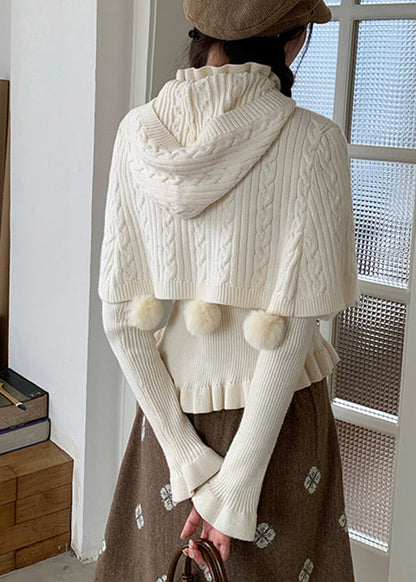 Conjunto de dos piezas de capa y suéter de punto de algodón blanco con volantes y mangas acampanadas