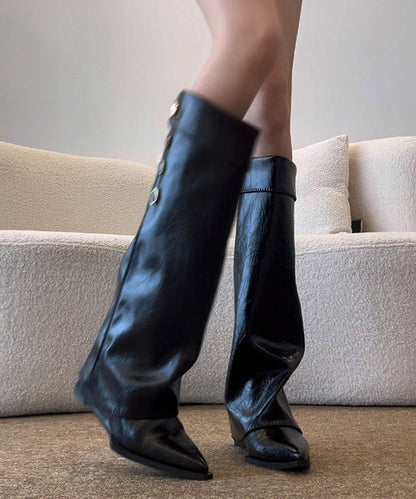 Weiße Keilstiefel aus Rindsleder mit elegantem Zierstreifen und spitzer Zehenpartie