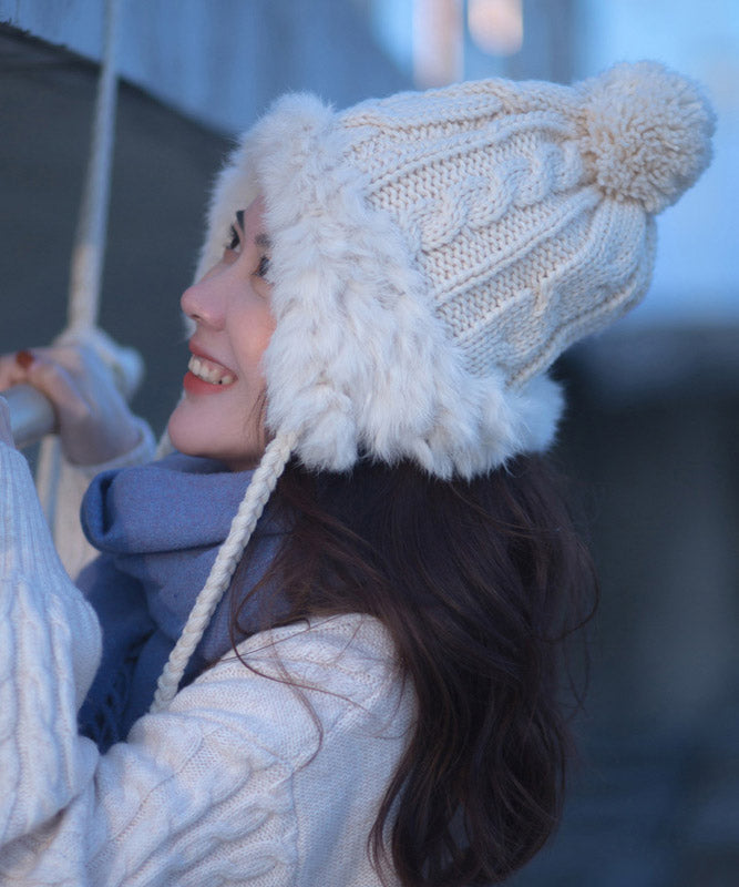 Gorro de punto de piel de conejo con bola afelpada cálida de color gris para invierno