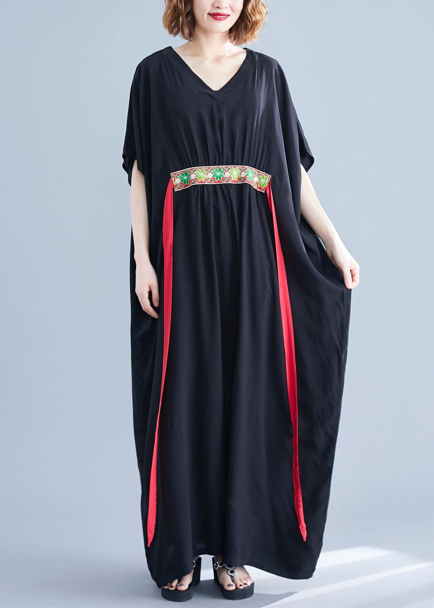 Women Black Loose V Neck Bat Wing Sleeve Summer Vacation Dress - SooLinen