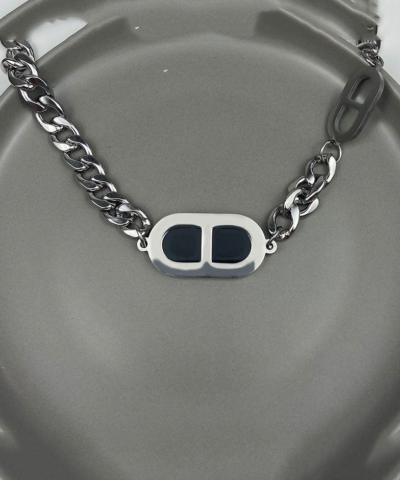 Collar de acero inoxidable negro con forma de nariz de cerdo para mujer